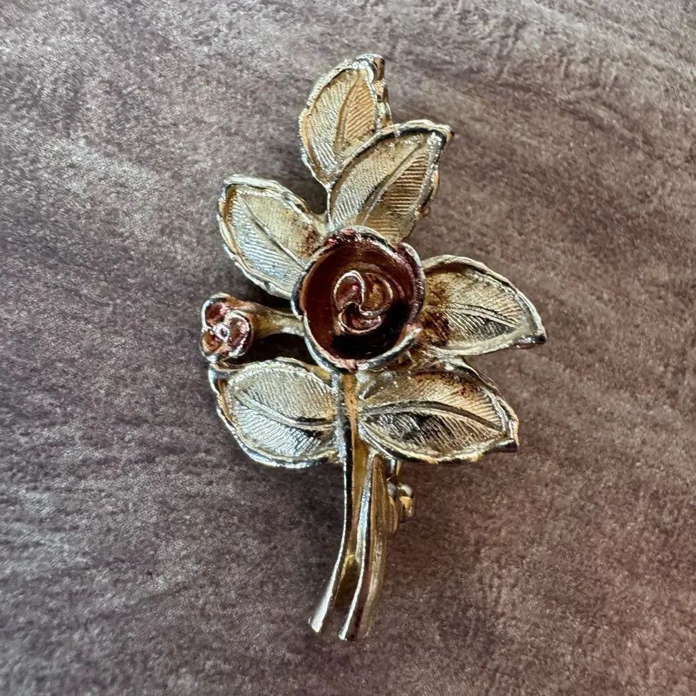 Avon Pin Brooch Gold Toned Roses And Leaves Vintage Collectibles Classic